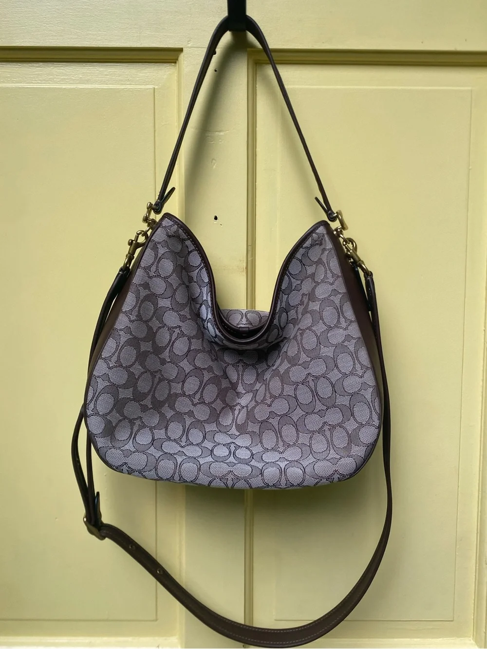 Coach SOFT TABBY HOBO IN SIGNATURE JACQUARD